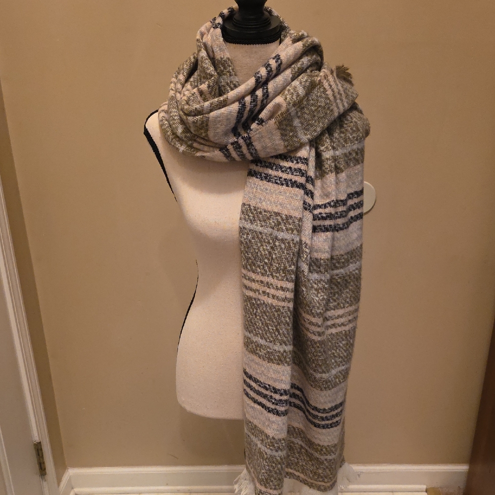 Plaid Scarf with Fringe